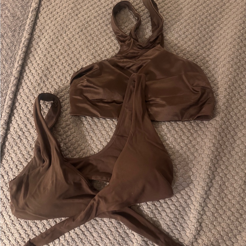 Lululemon sports bra bundle